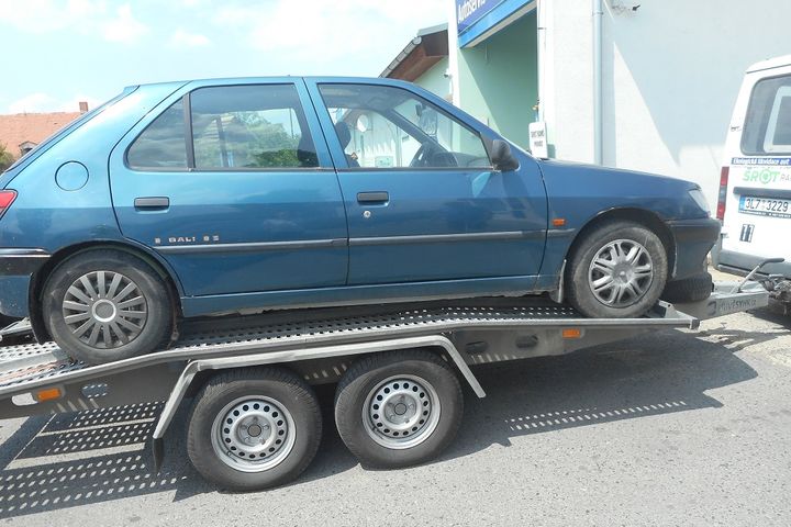 Peugeot 306