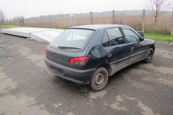 Peugeot 106