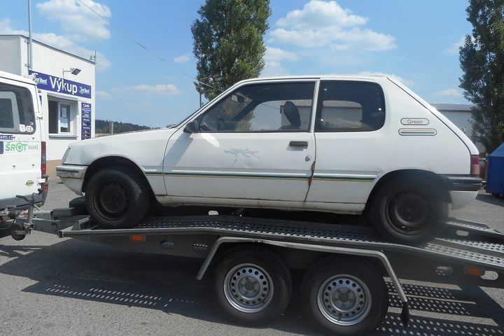 Peugeot 205