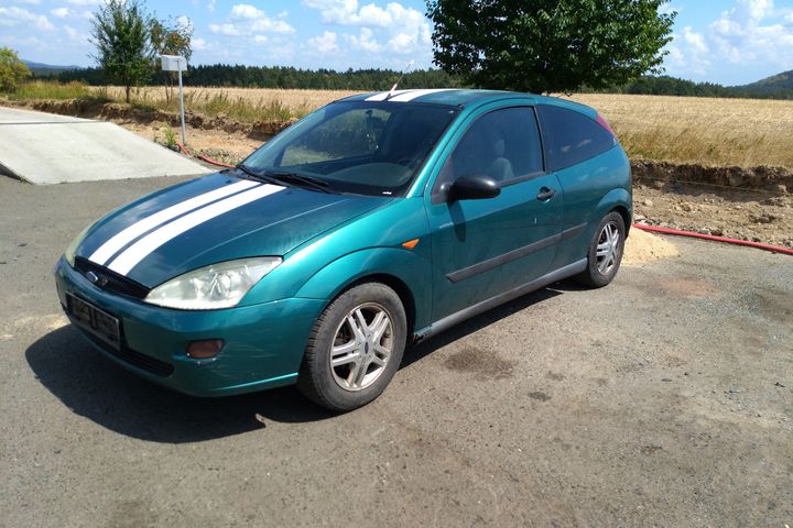 Ford Focus, 1.6, 74kW, r.v. 2000