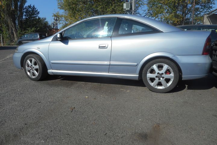 Opel Astra Coupé