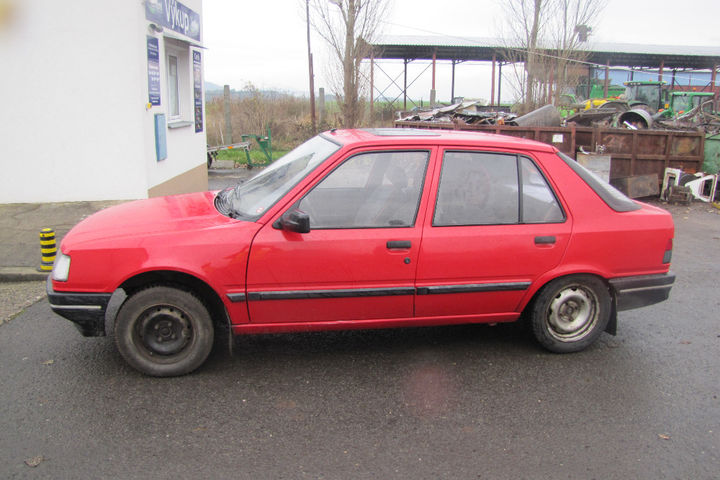 Peugeot 309