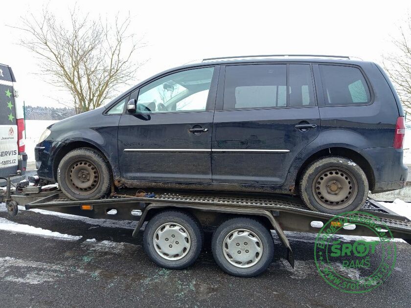 VOLKSWAGEN TOURAN, R. 2007, 103 KW, 2.0 