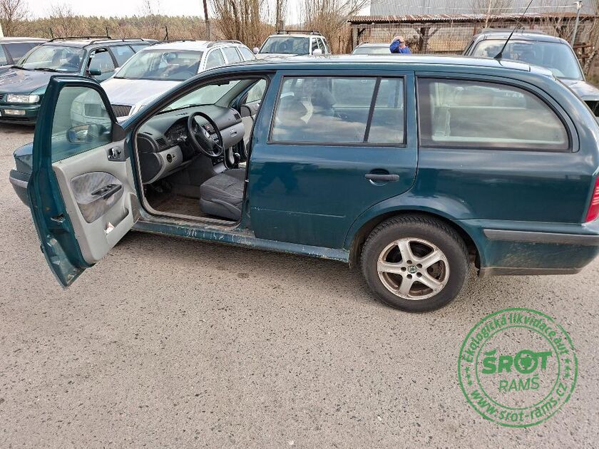 ŠKODA OCTAVIA COMBI, R. 2000, 66 KW, 1.2
